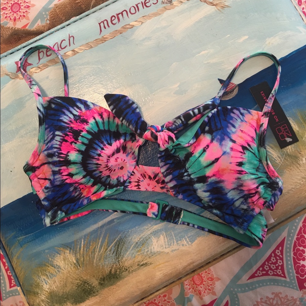 NO BOUNDARIES SZ SMALL NWT BIKINI TOP PADDED